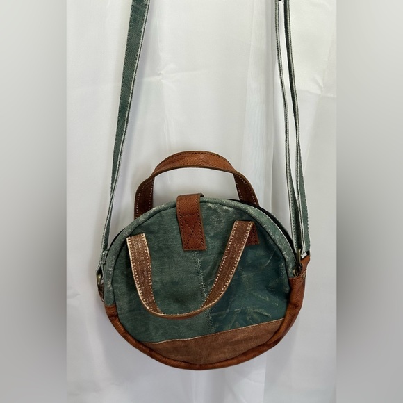 Mona B Round Purse - Picture 3 of 5